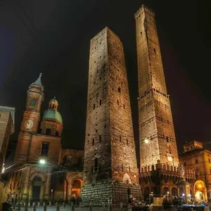 2 Torri Appartamento Bologna